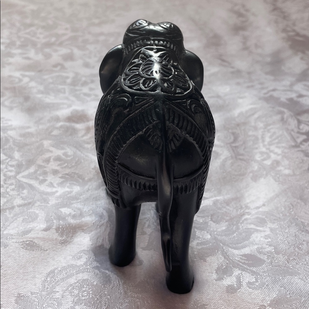 Intricately Black Marble Carved Elephant Figurine.  6x6x3” - Picture 4 of 8